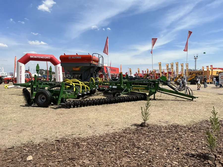Air Drill Montenegro en el predio de Expoagro